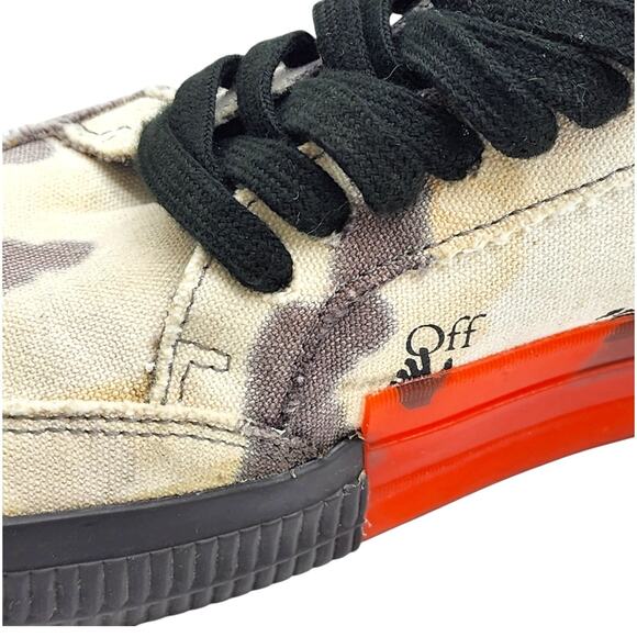 Off-White Vulcanized Arrows Canvas Low Sneakers Camo Black EU 41 US 8 - Preowned main image 10